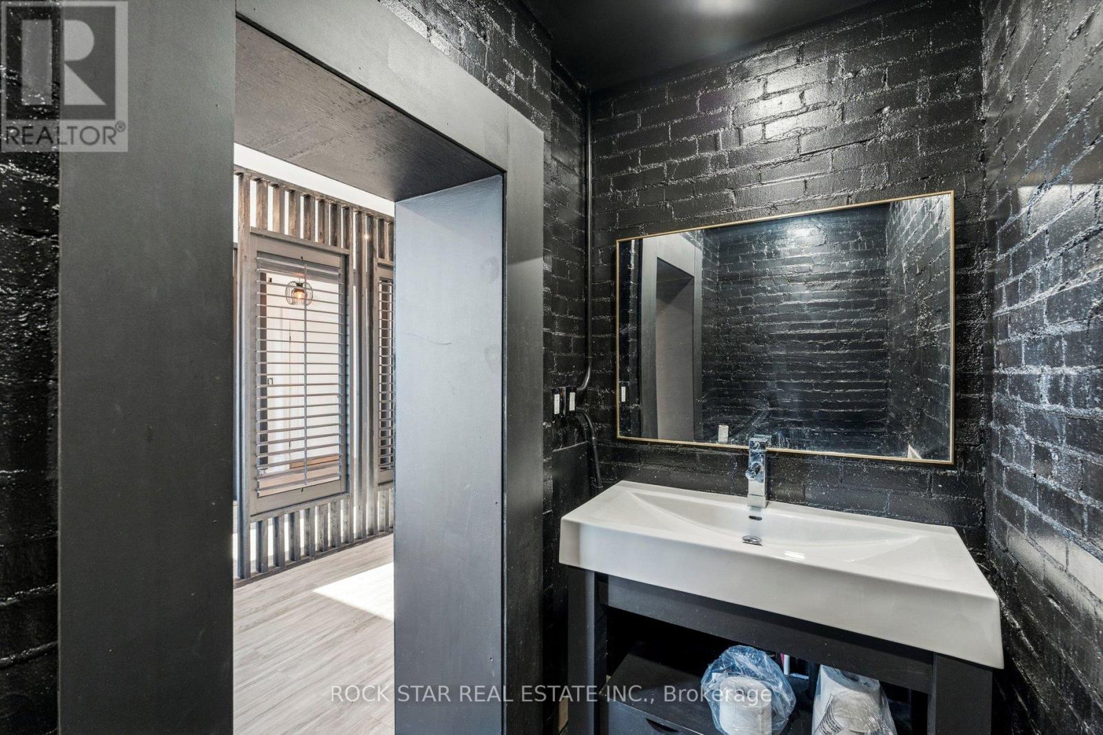 194-196 St. Paul Street, St. Catharines, Ontario  L2R 3M2 - Photo 20 - X12735018