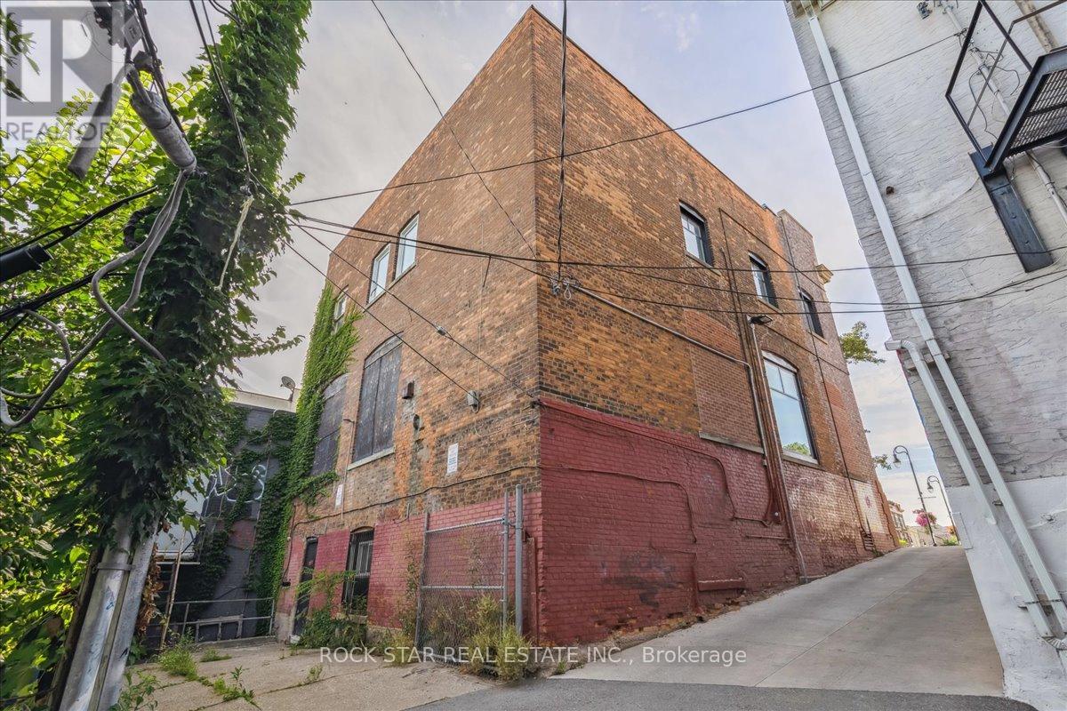 194-196 St. Paul Street, St. Catharines, Ontario  L2R 3M2 - Photo 24 - X12735018