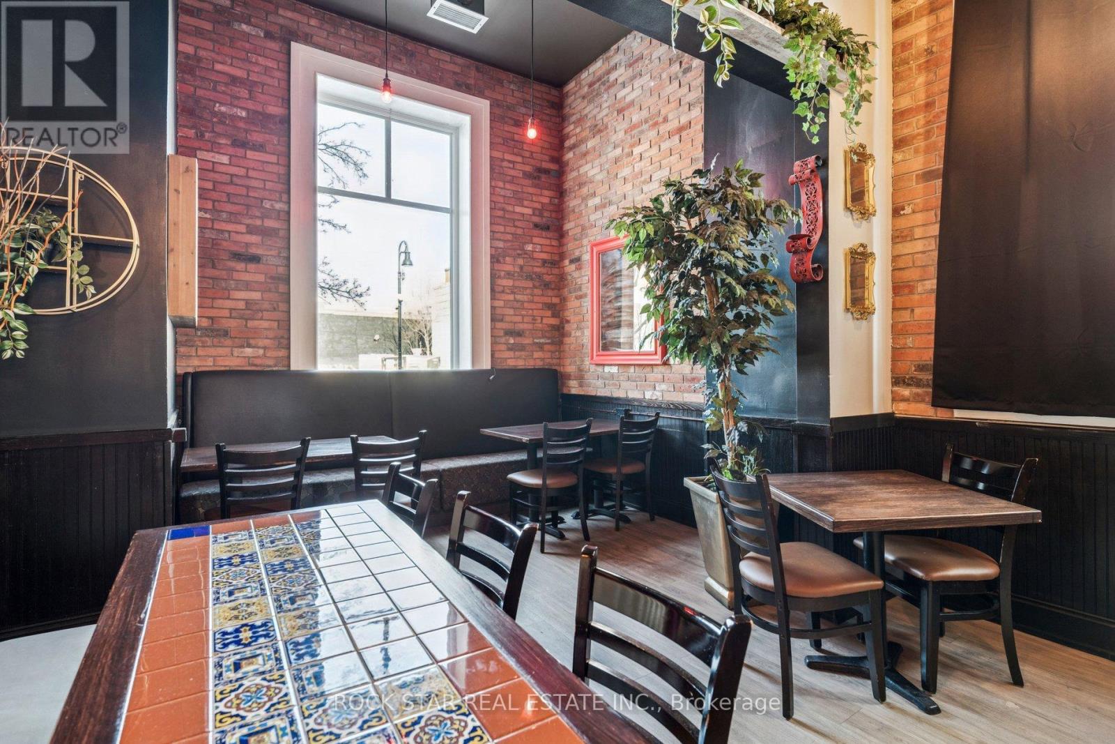 194-196 St. Paul Street, St. Catharines, Ontario  L2R 3M2 - Photo 6 - X12735018