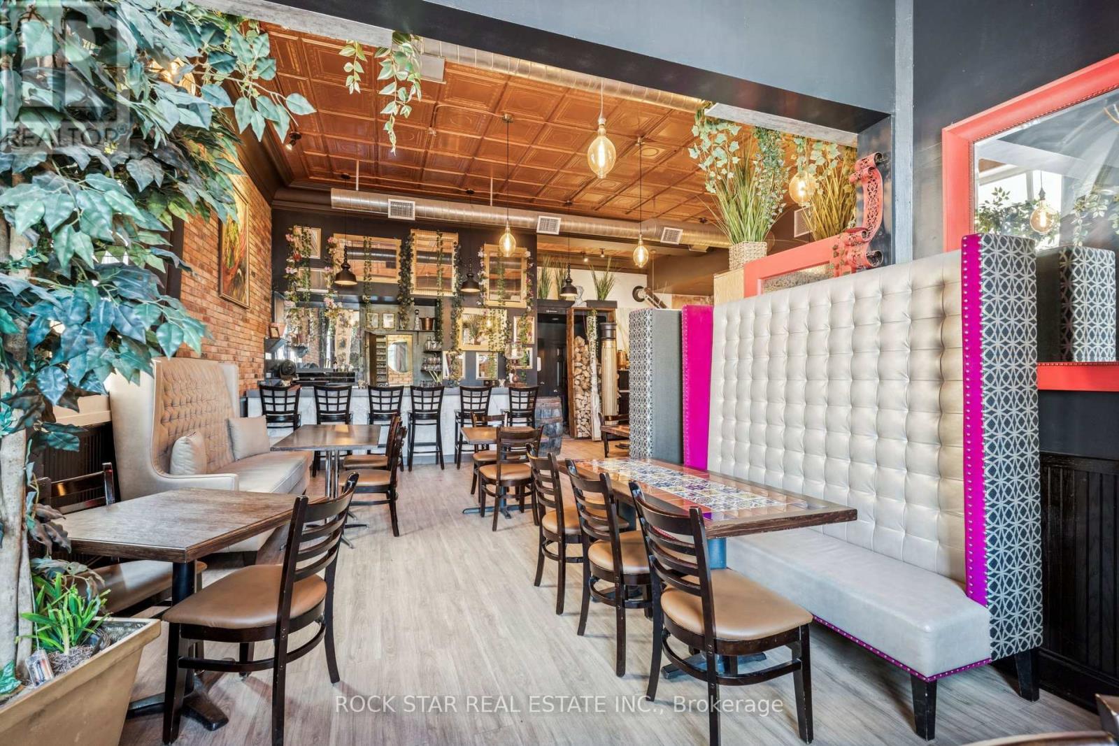 194-196 St. Paul Street, St. Catharines, Ontario  L2R 3M2 - Photo 7 - X12735018