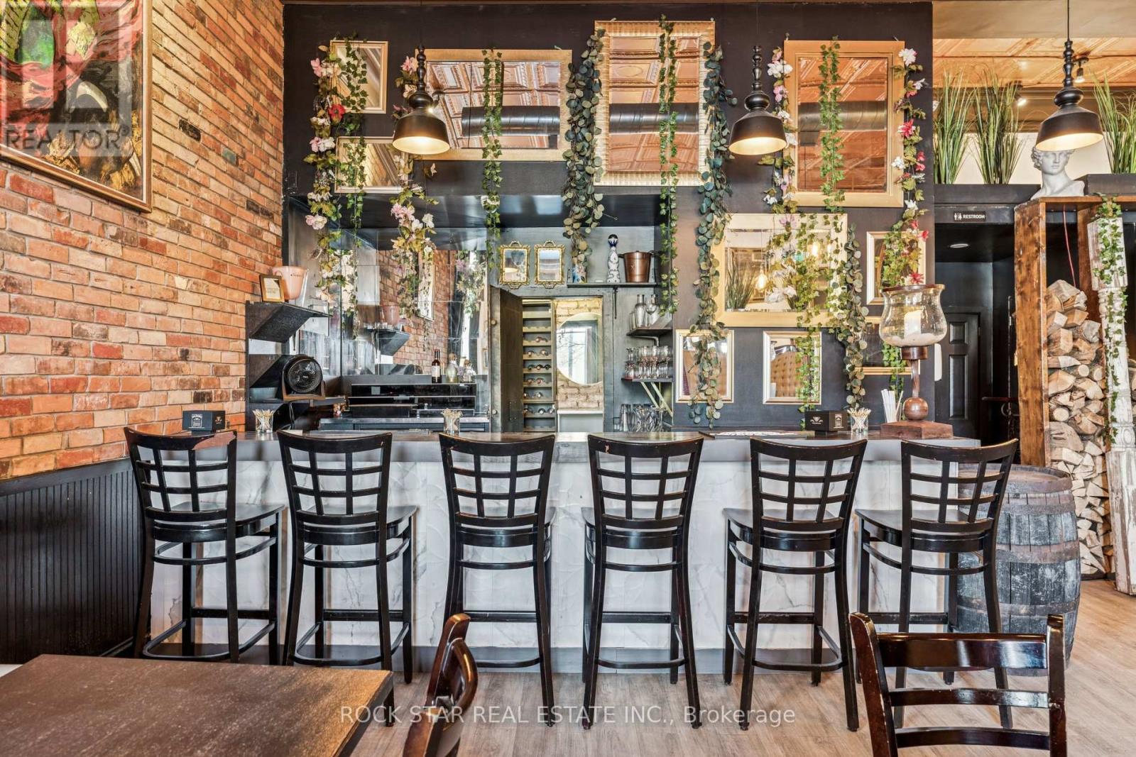 194-196 St. Paul Street, St. Catharines, Ontario  L2R 3M2 - Photo 8 - X12735018