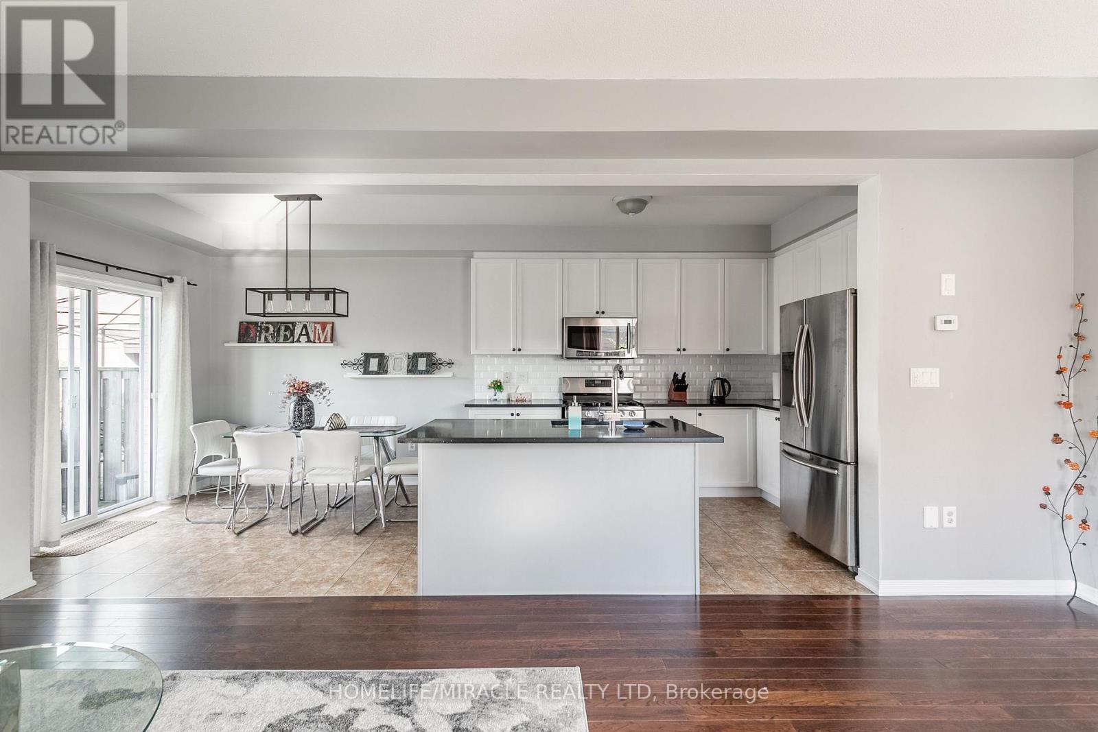 51 Palacebeach Trail, Hamilton, Ontario  L8E 0B9 - Photo 11 - X12735026