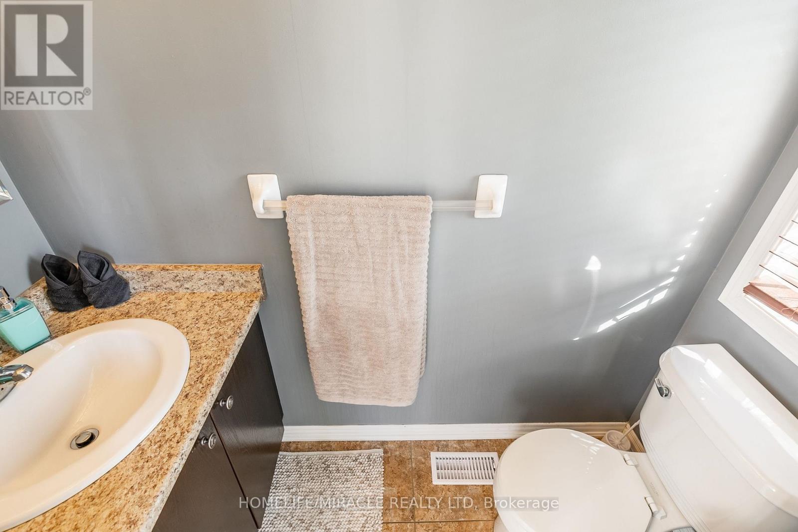 51 Palacebeach Trail, Hamilton, Ontario  L8E 0B9 - Photo 17 - X12735026