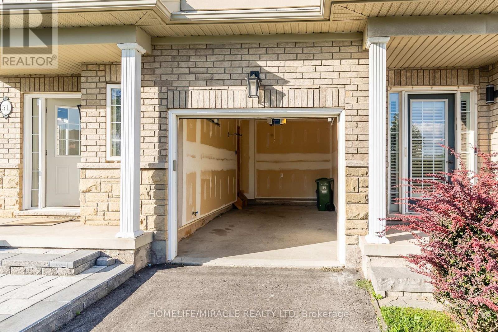 51 Palacebeach Trail, Hamilton, Ontario  L8E 0B9 - Photo 4 - X12735026