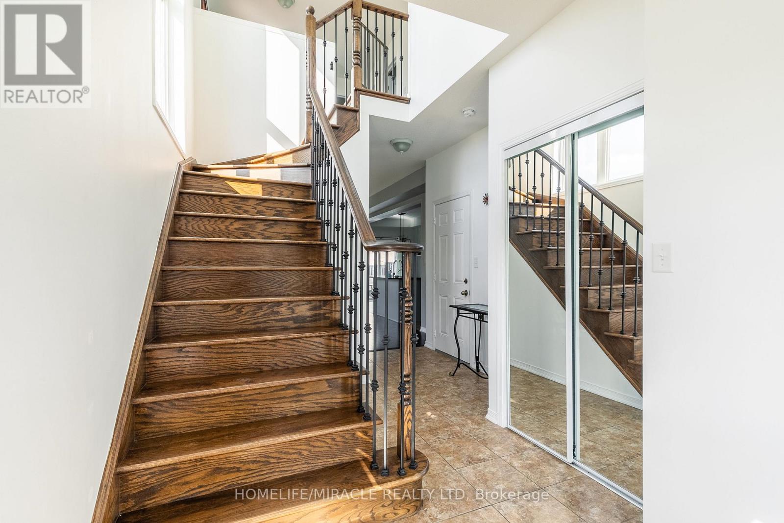 51 Palacebeach Trail, Hamilton, Ontario  L8E 0B9 - Photo 7 - X12735026