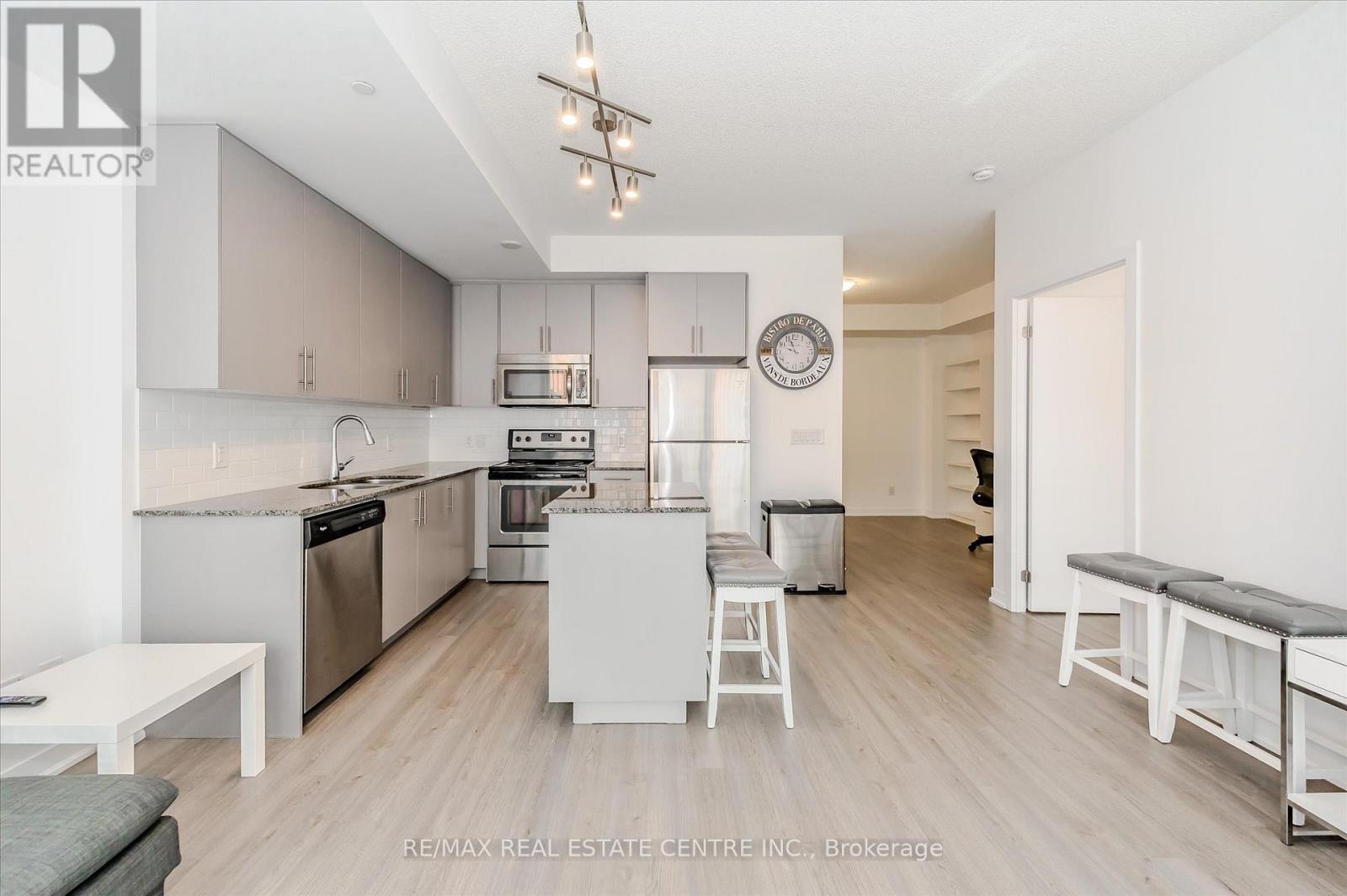 213 - 85 Duke Street W, Kitchener, Ontario  N2H 0B7 - Photo 10 - X12735068