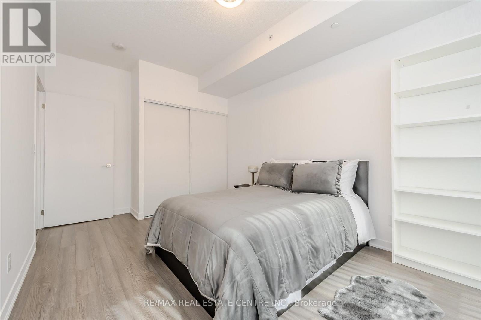 213 - 85 Duke Street W, Kitchener, Ontario  N2H 0B7 - Photo 13 - X12735068