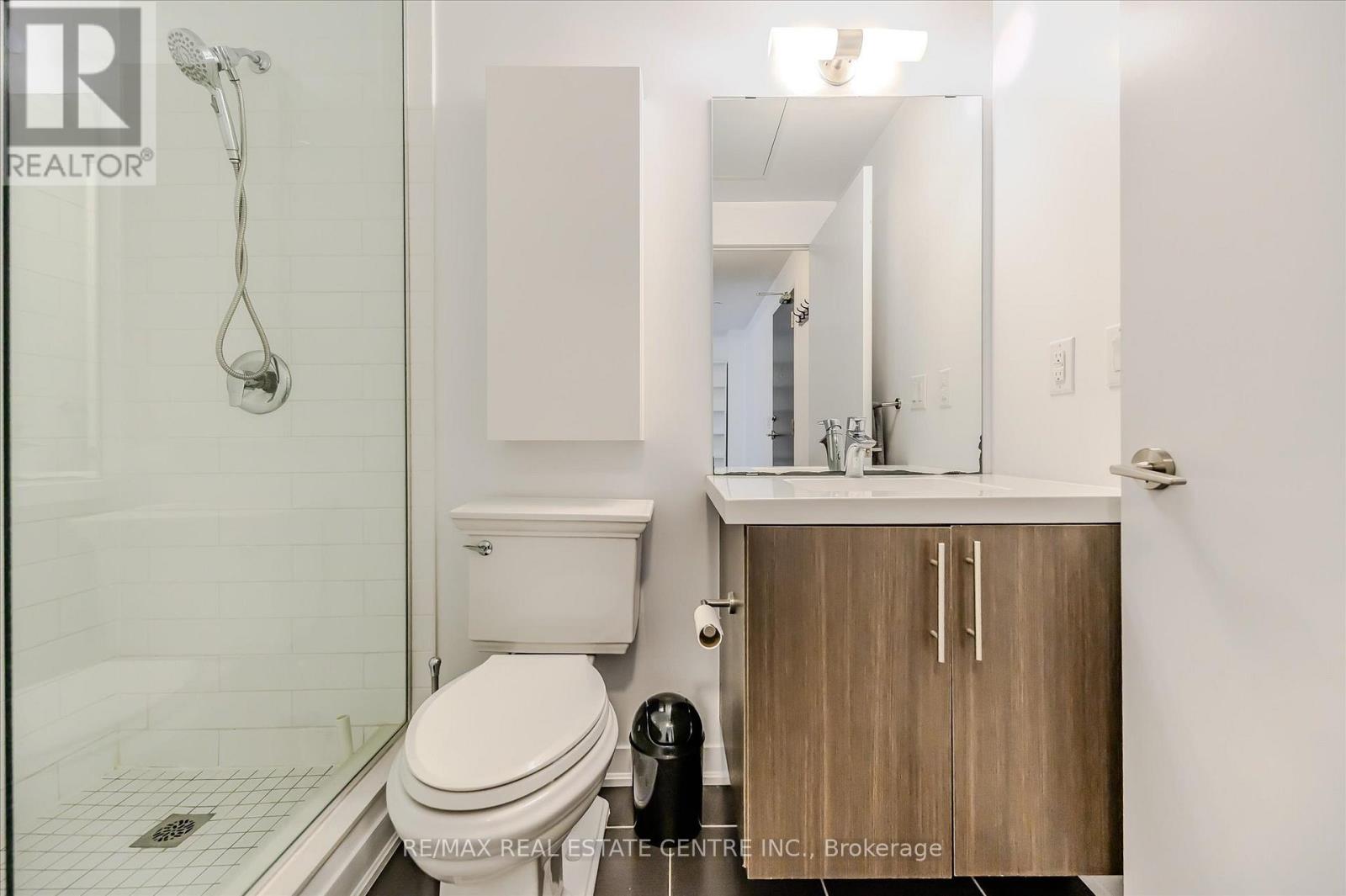 213 - 85 Duke Street W, Kitchener, Ontario  N2H 0B7 - Photo 15 - X12735068