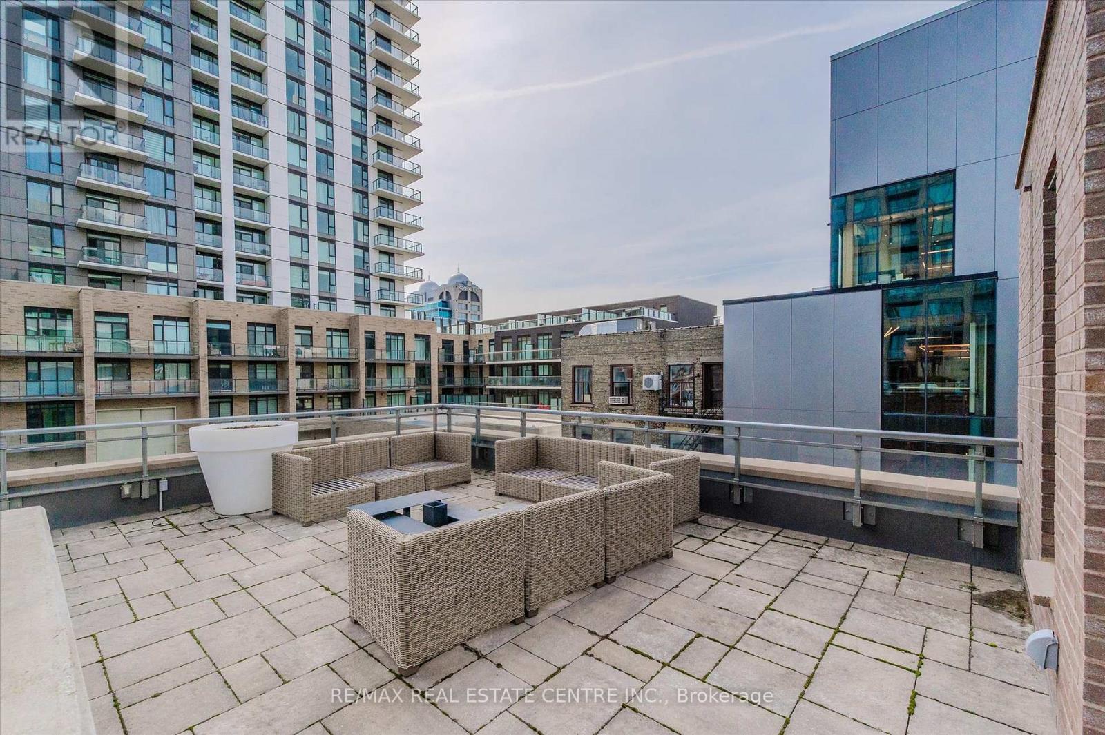 213 - 85 Duke Street W, Kitchener, Ontario  N2H 0B7 - Photo 21 - X12735068