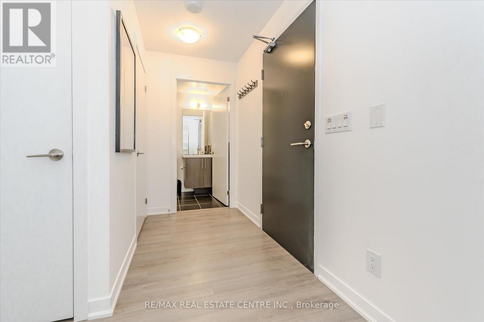 213 - 85 Duke Street W, Kitchener, Ontario  N2H 0B7 - Photo 5 - X12735068