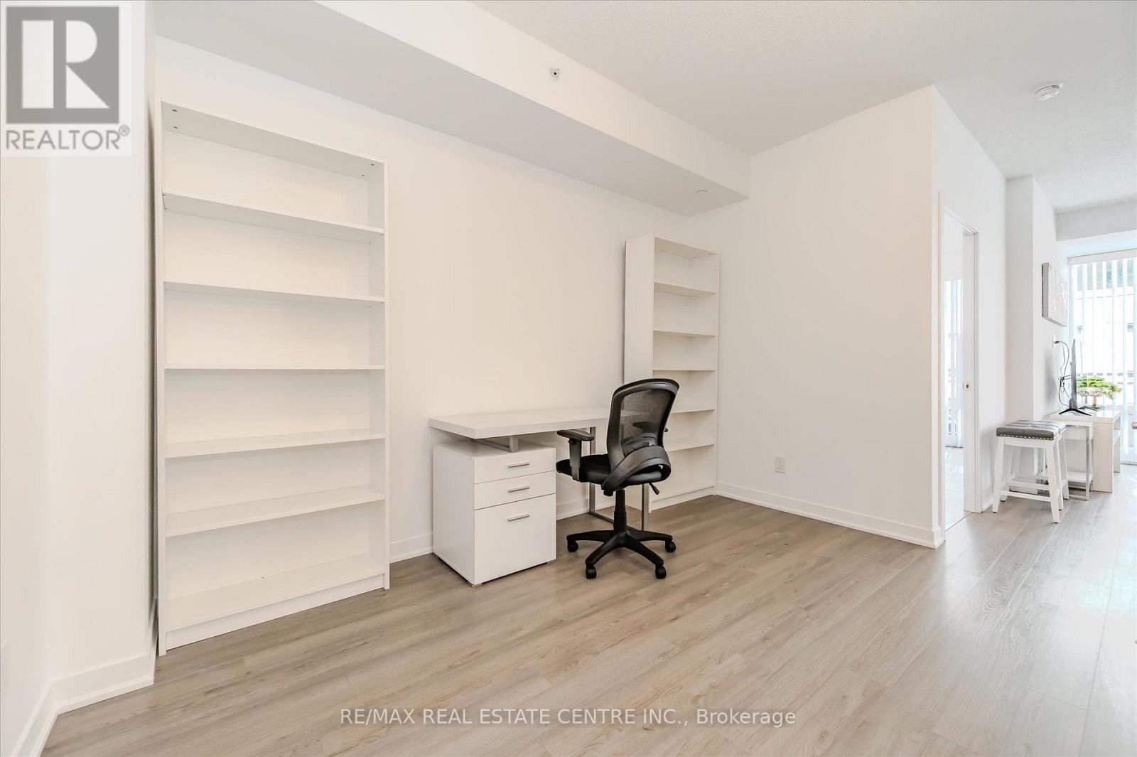 213 - 85 Duke Street W, Kitchener, Ontario  N2H 0B7 - Photo 7 - X12735068