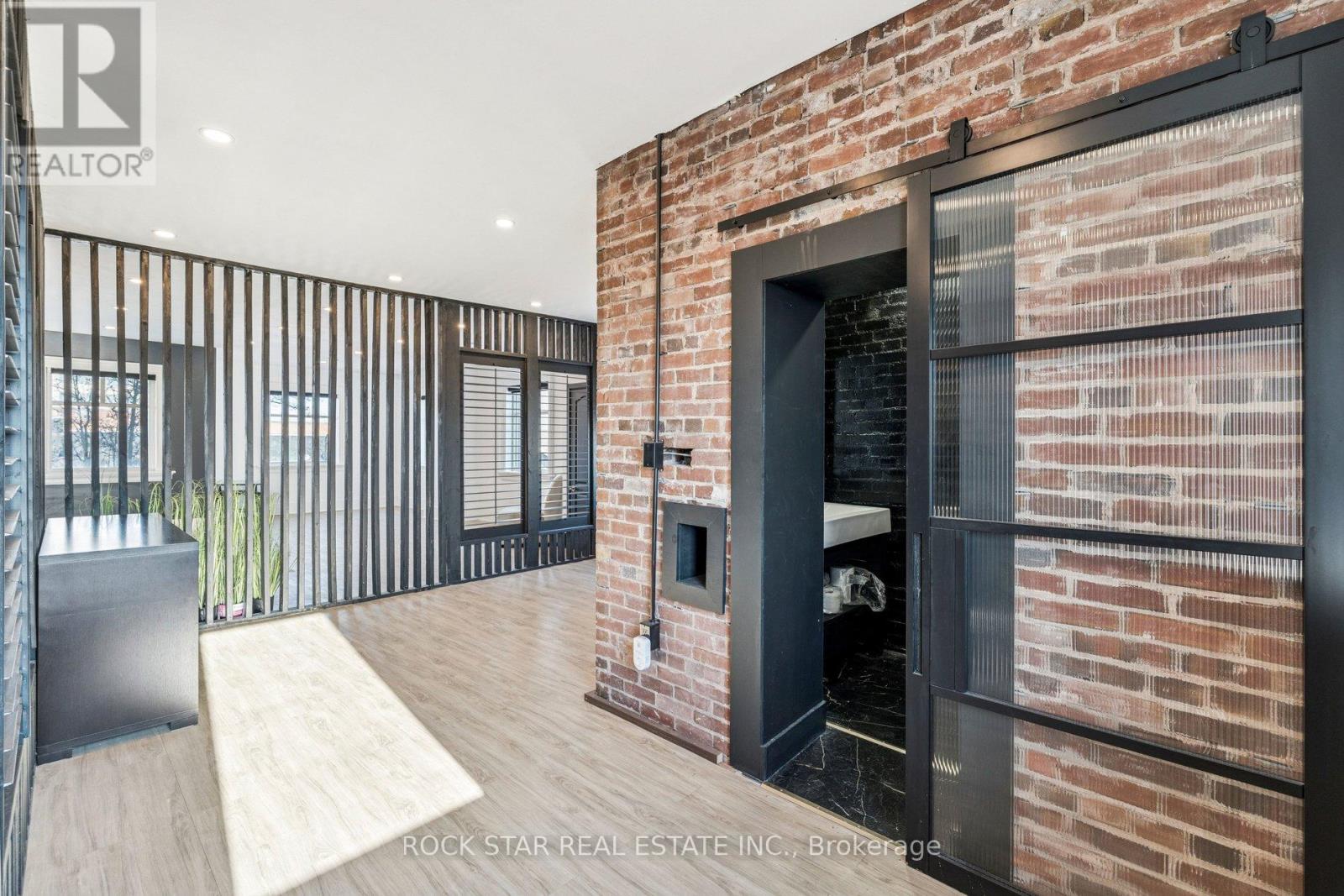 194-196 St. Paul Street, St. Catharines, Ontario  L2R 3M2 - Photo 14 - X12735136