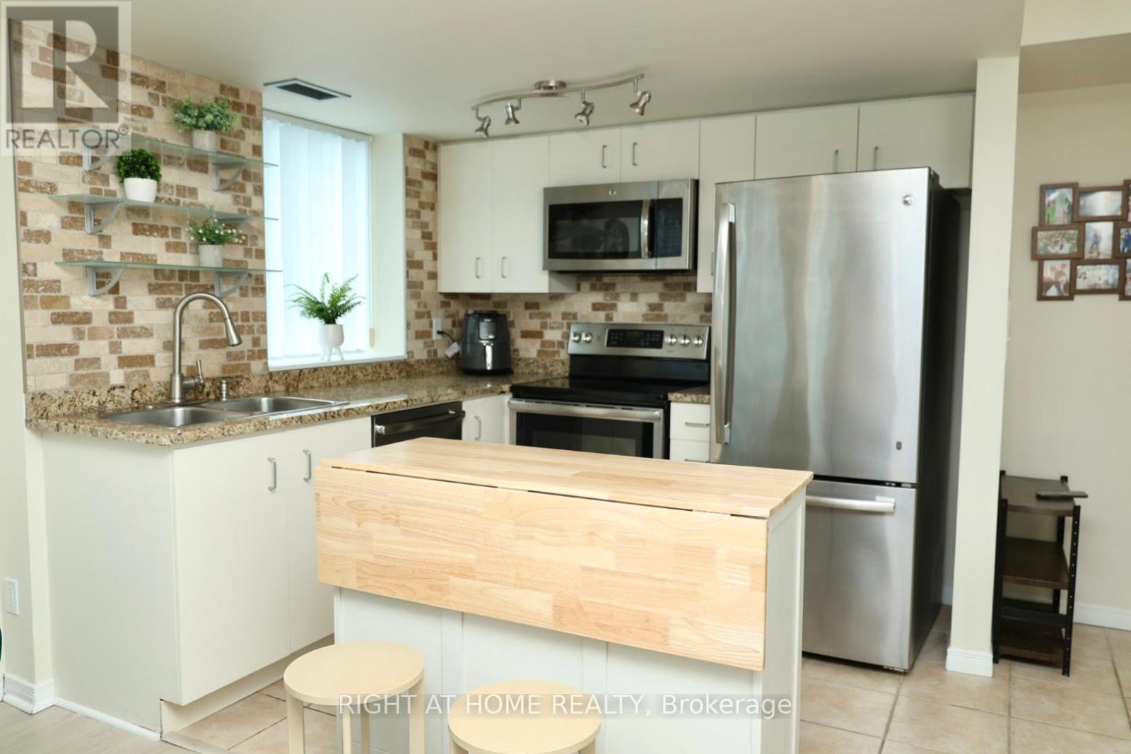 503 - 2565 Erin Centre Boulevard, Mississauga, Ontario  L5M 6Z8 - Photo 3 - W12719852