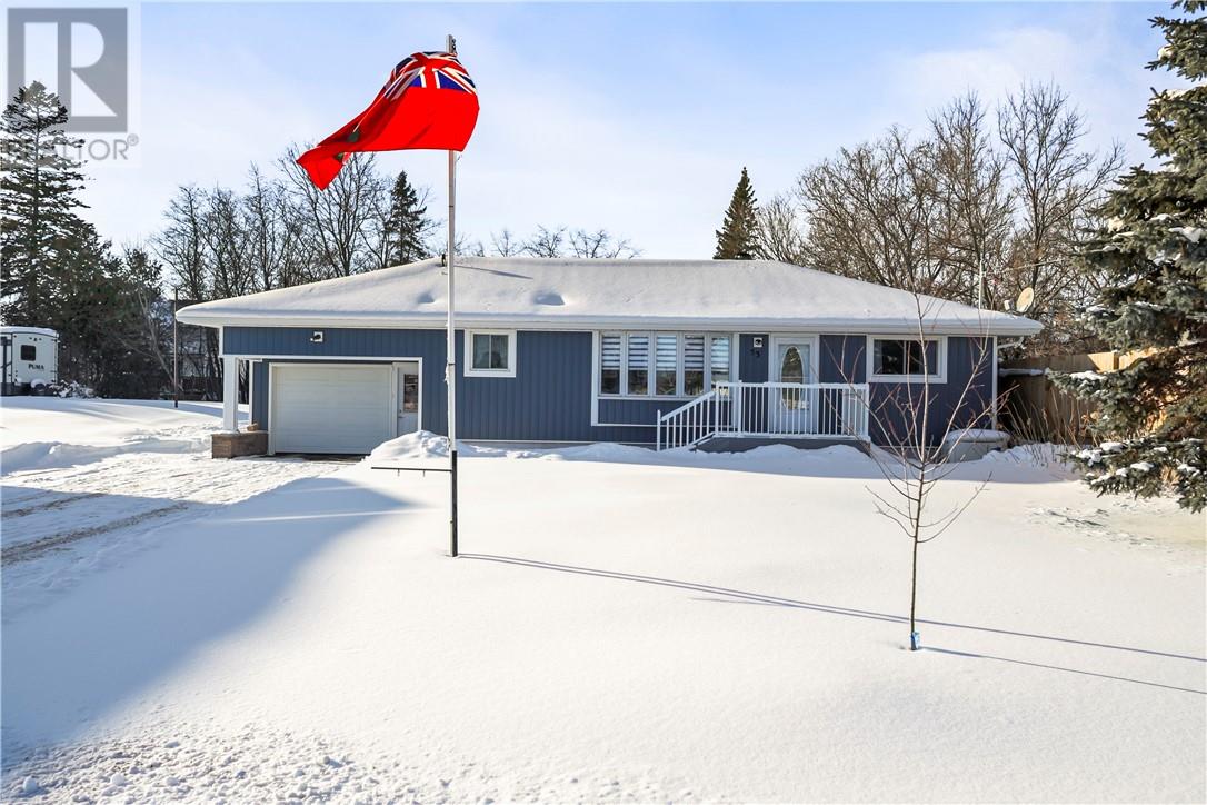 53 Walcot Street, Little Current, Ontario  P0P 1K0 - Photo 2 - 2126239