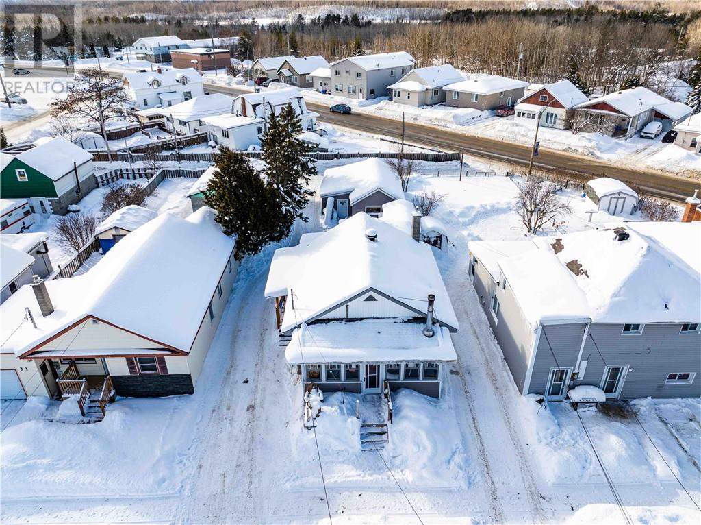 29 Kelly Street, Capreol, Ontario  P0M 1H0 - Photo 2 - 2126164