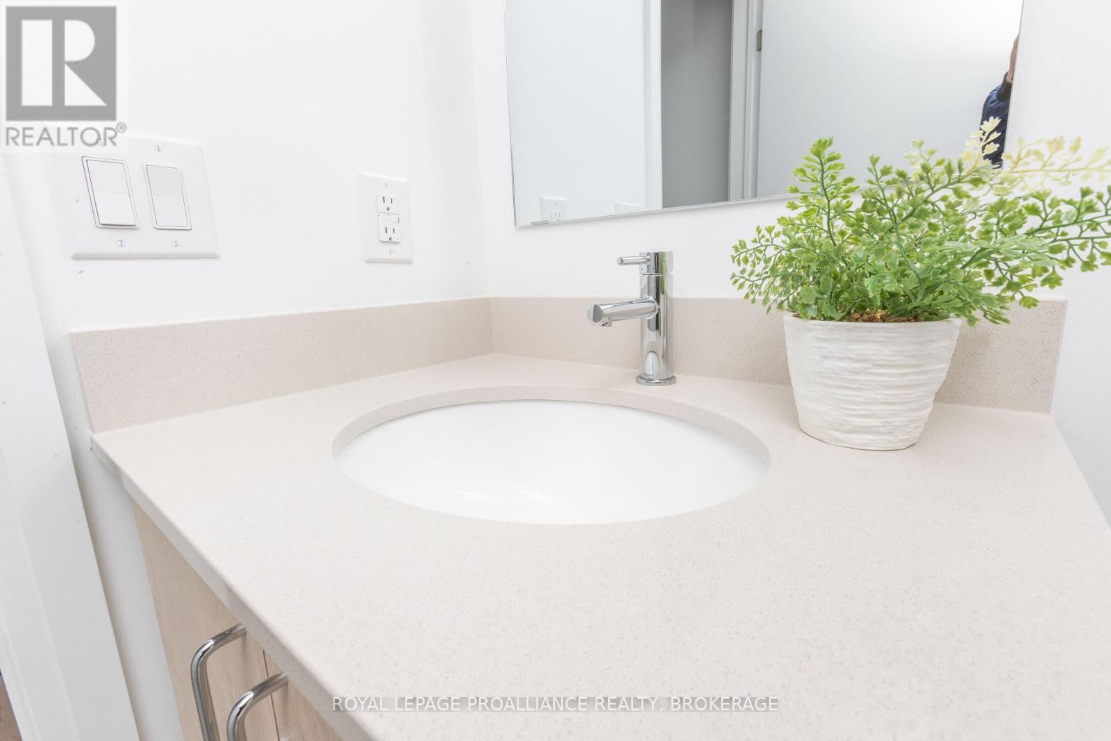 615 - 223 Princess Street, Kingston, Ontario  K7L 1B3 - Photo 17 - X12732144