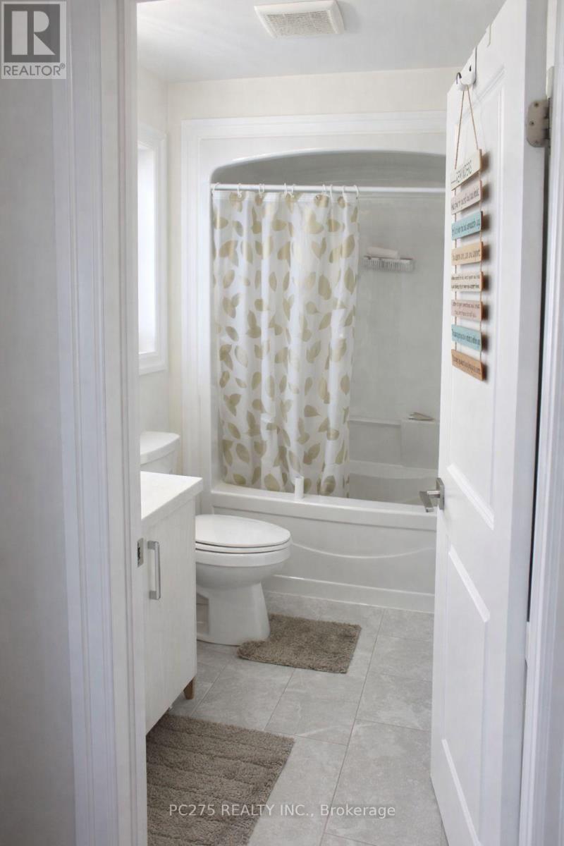 Upper - 2949 Biddulph Street, London South, Ontario  N6L 0A8 - Photo 22 - X12734408