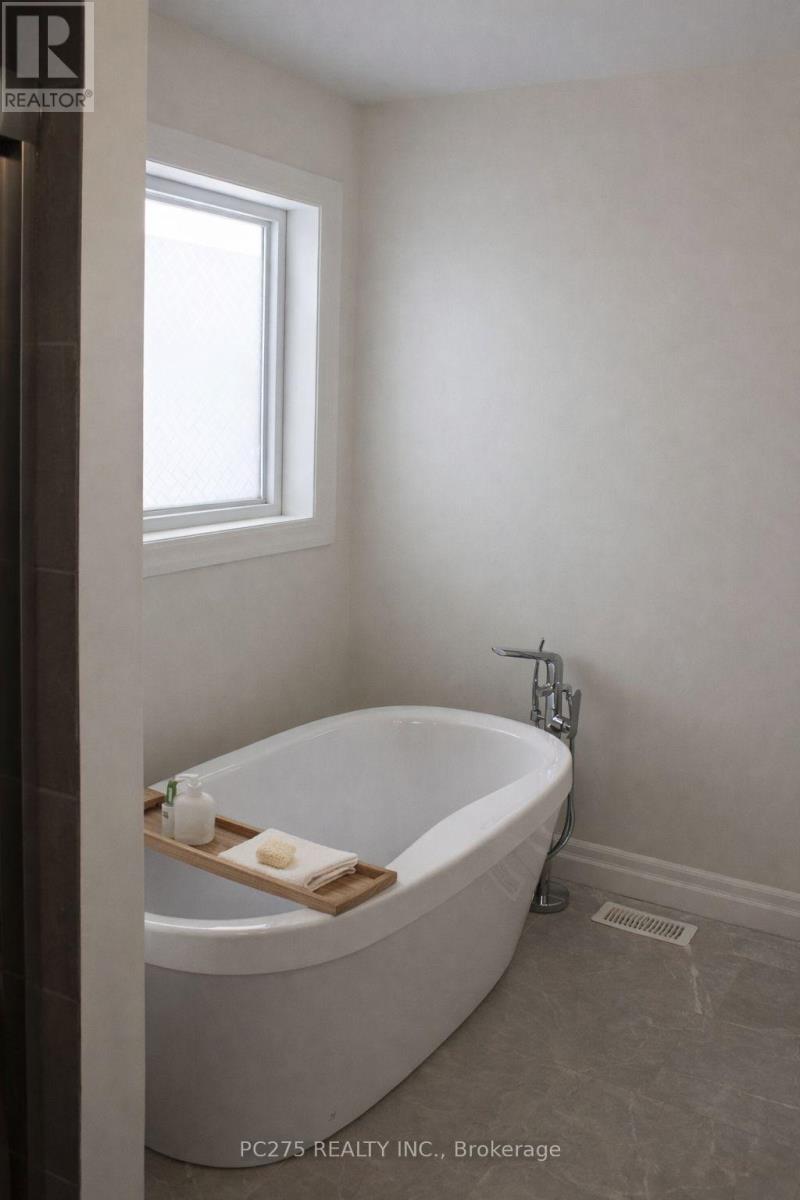 Upper - 2949 Biddulph Street, London South, Ontario  N6L 0A8 - Photo 18 - X12734408