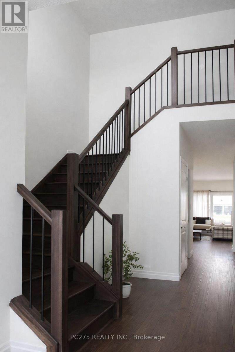 Upper - 2949 Biddulph Street, London South, Ontario  N6L 0A8 - Photo 4 - X12734408