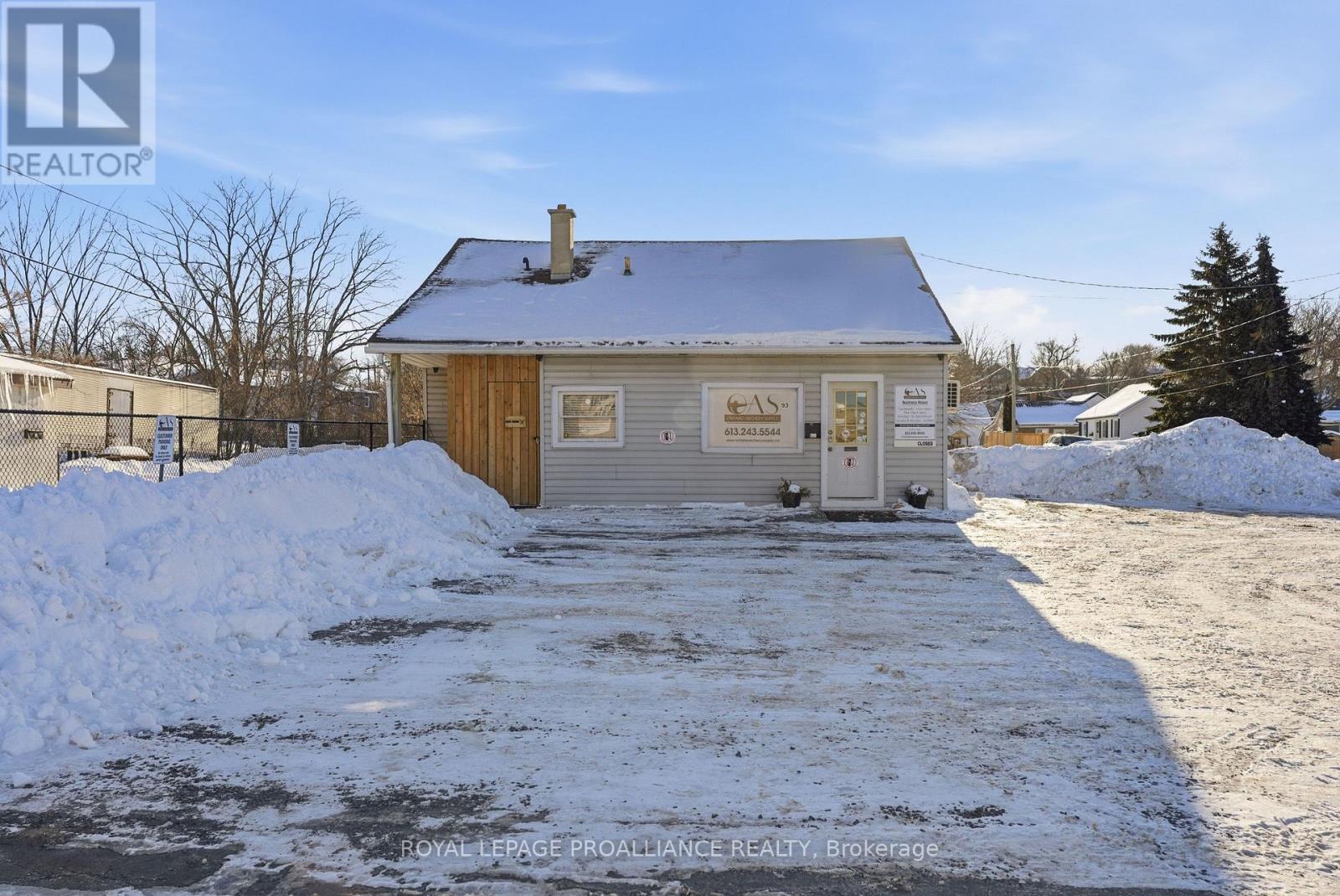 93 Station Street, Belleville, Ontario  K8N 2S8 - Photo 2 - X12735164