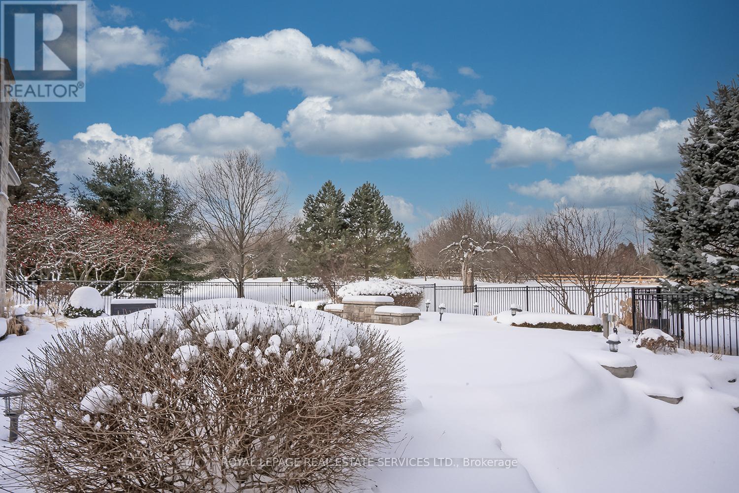 2319 Kilbride Street, Burlington, Ontario  L7P 0H7 - Photo 4 - W12375572