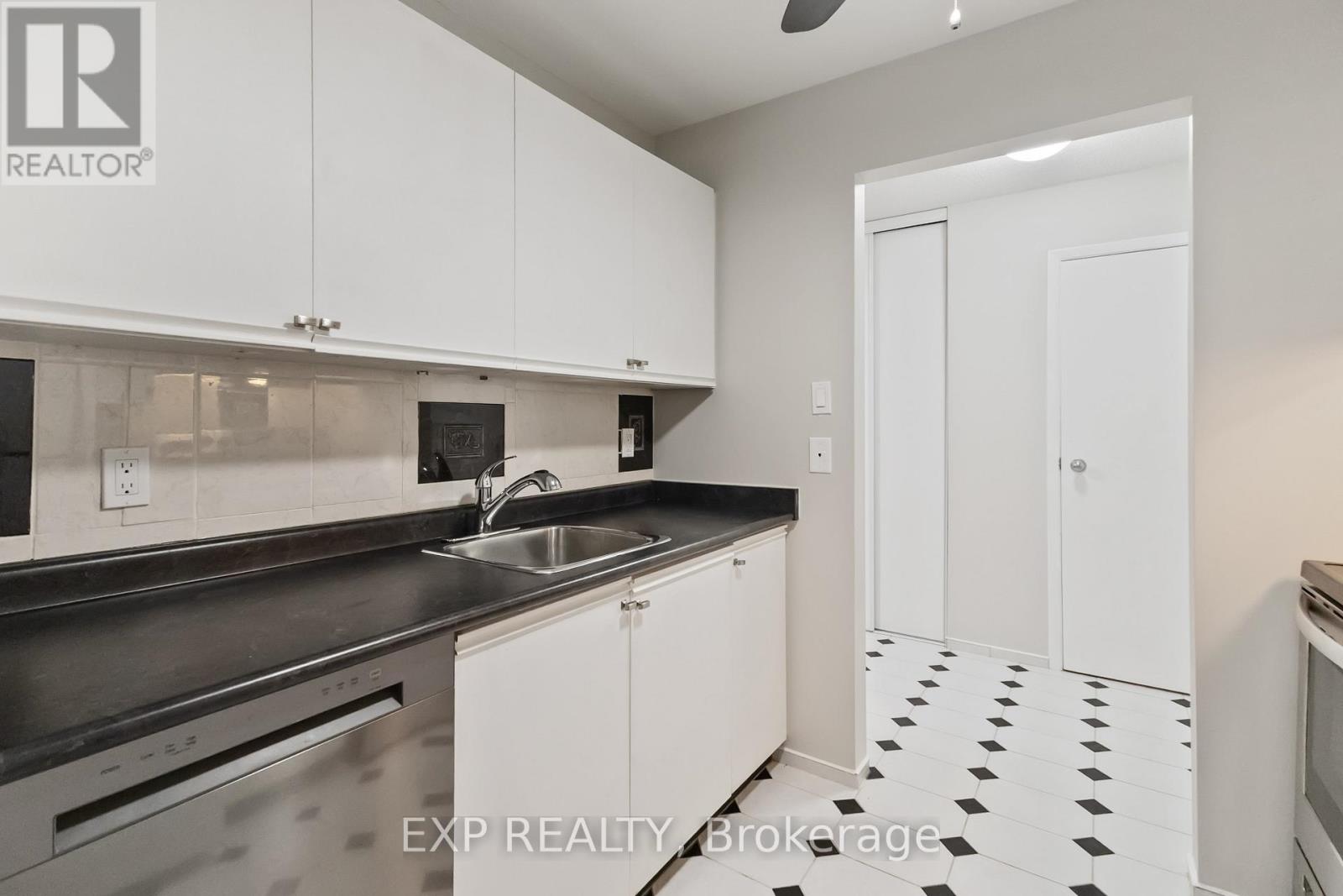 111 - 725 Deveron Crescent N, London South, Ontario  N5Z 4X3 - Photo 13 - X12640468