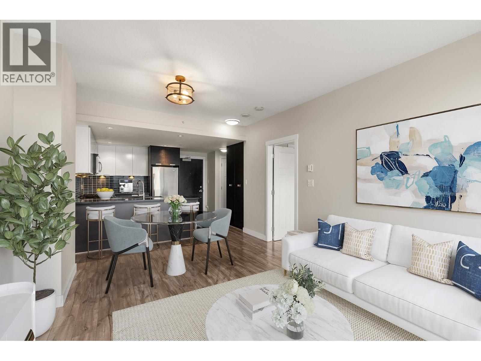 802 2968 Glen Drive, Coquitlam, British Columbia  V3B 0C4 - Photo 1 - R3084022