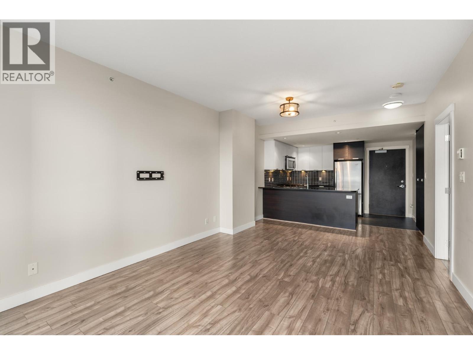 802 2968 Glen Drive, Coquitlam, British Columbia  V3B 0C4 - Photo 8 - R3084022