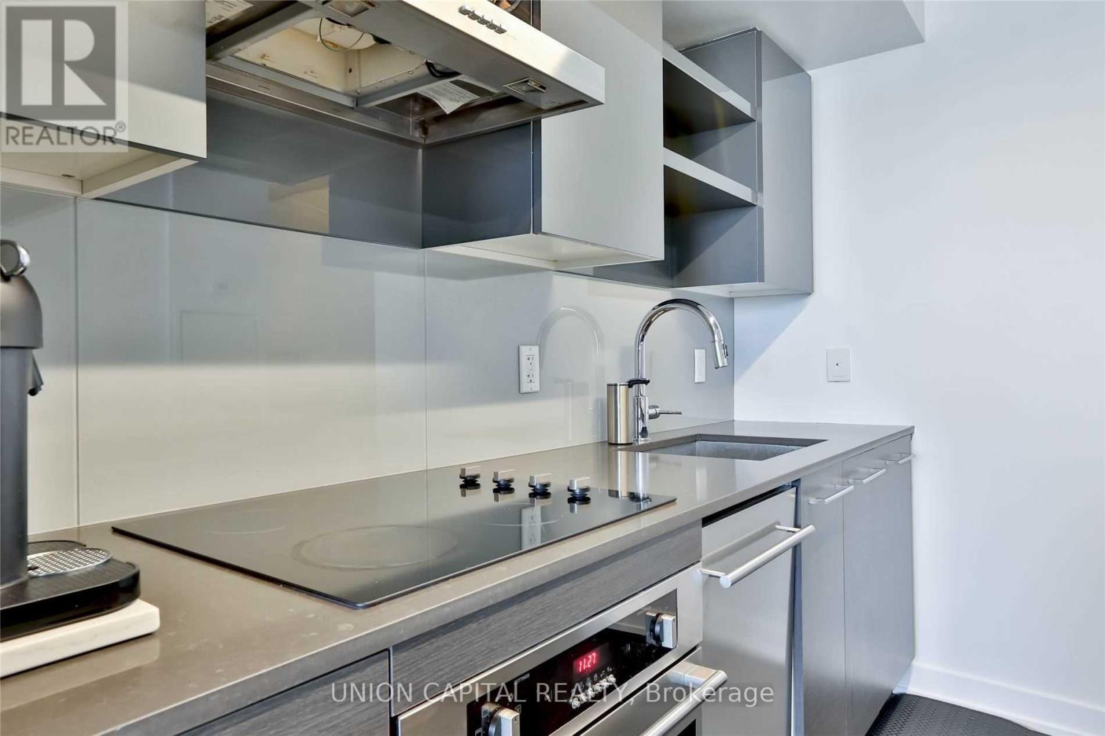 729 - 1030 King Street W, Toronto, Ontario  M6K 3N3 - Photo 6 - C12735226