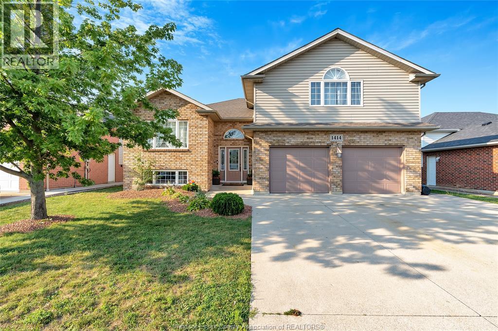 MLS# 26002075: 1414 GIRARD DRIVE, Lakeshore, Canada