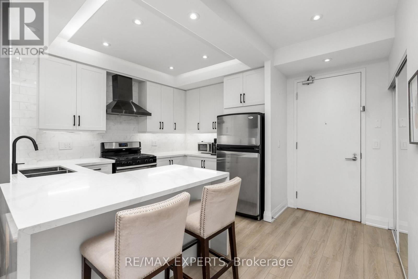 418 - 83 Woodbridge Avenue, Vaughan, Ontario  L4L 2S6 - Photo 3 - N12735178