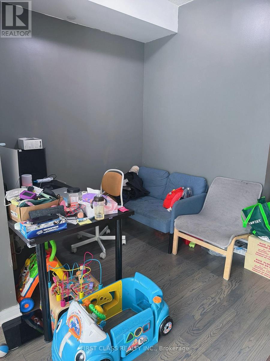 911 - 9201 Yonge St Street, Richmond Hill, Ontario  L4C 1H9 - Photo 2 - N12735240