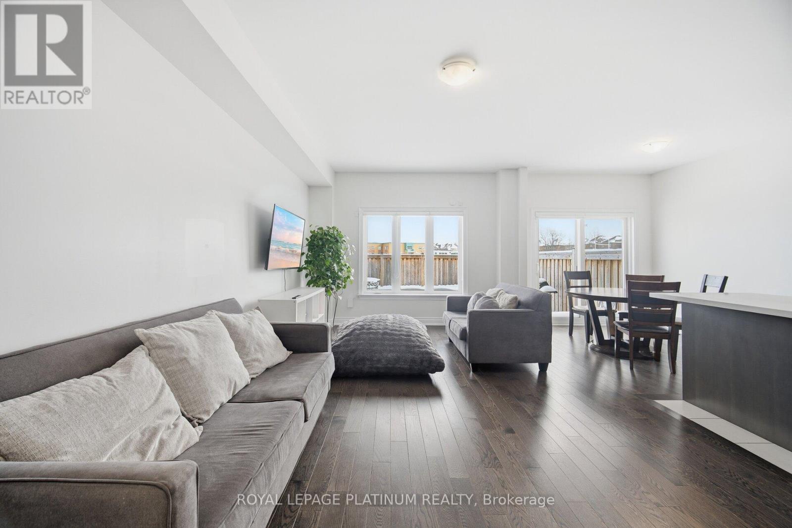 202 Sutherland Avenue, Bradford West Gwillimbury, Ontario  L3Z 4H7 - Photo 11 - N12735264