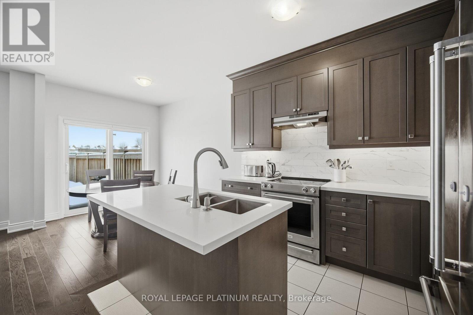 202 Sutherland Avenue, Bradford West Gwillimbury, Ontario  L3Z 4H7 - Photo 17 - N12735264