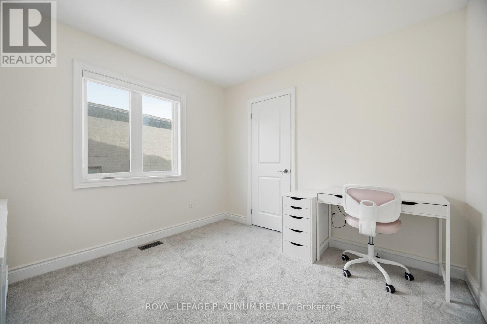 202 Sutherland Avenue, Bradford West Gwillimbury, Ontario  L3Z 4H7 - Photo 36 - N12735264