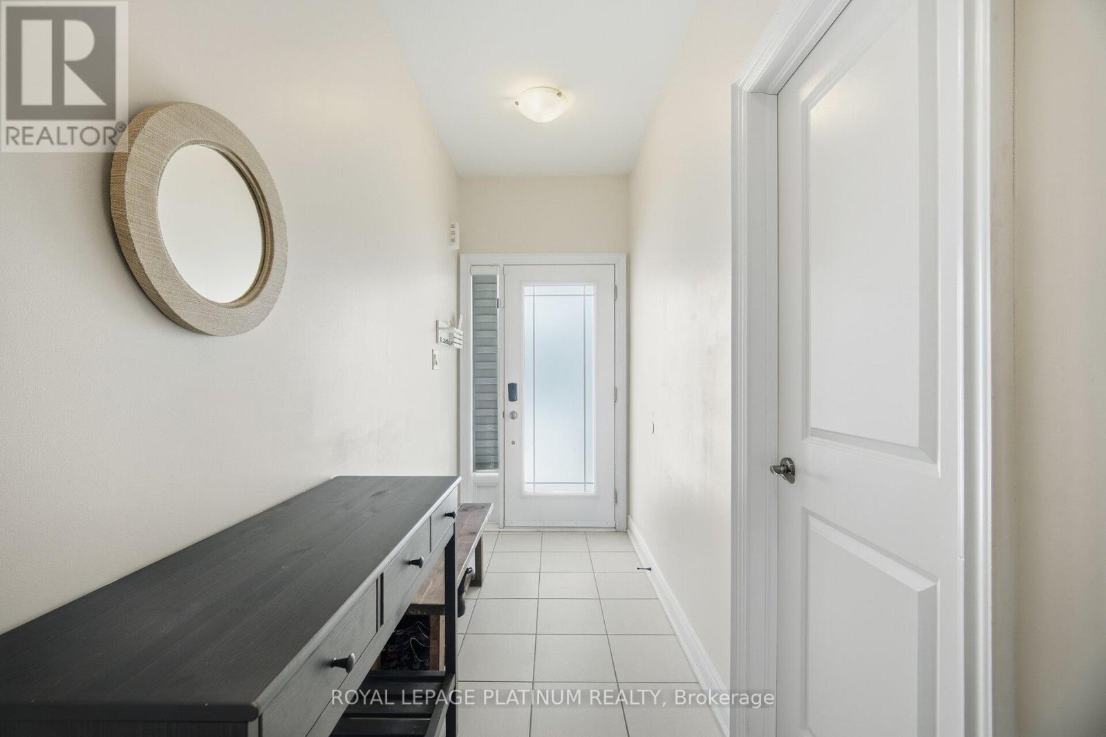 202 Sutherland Avenue, Bradford West Gwillimbury, Ontario  L3Z 4H7 - Photo 8 - N12735264