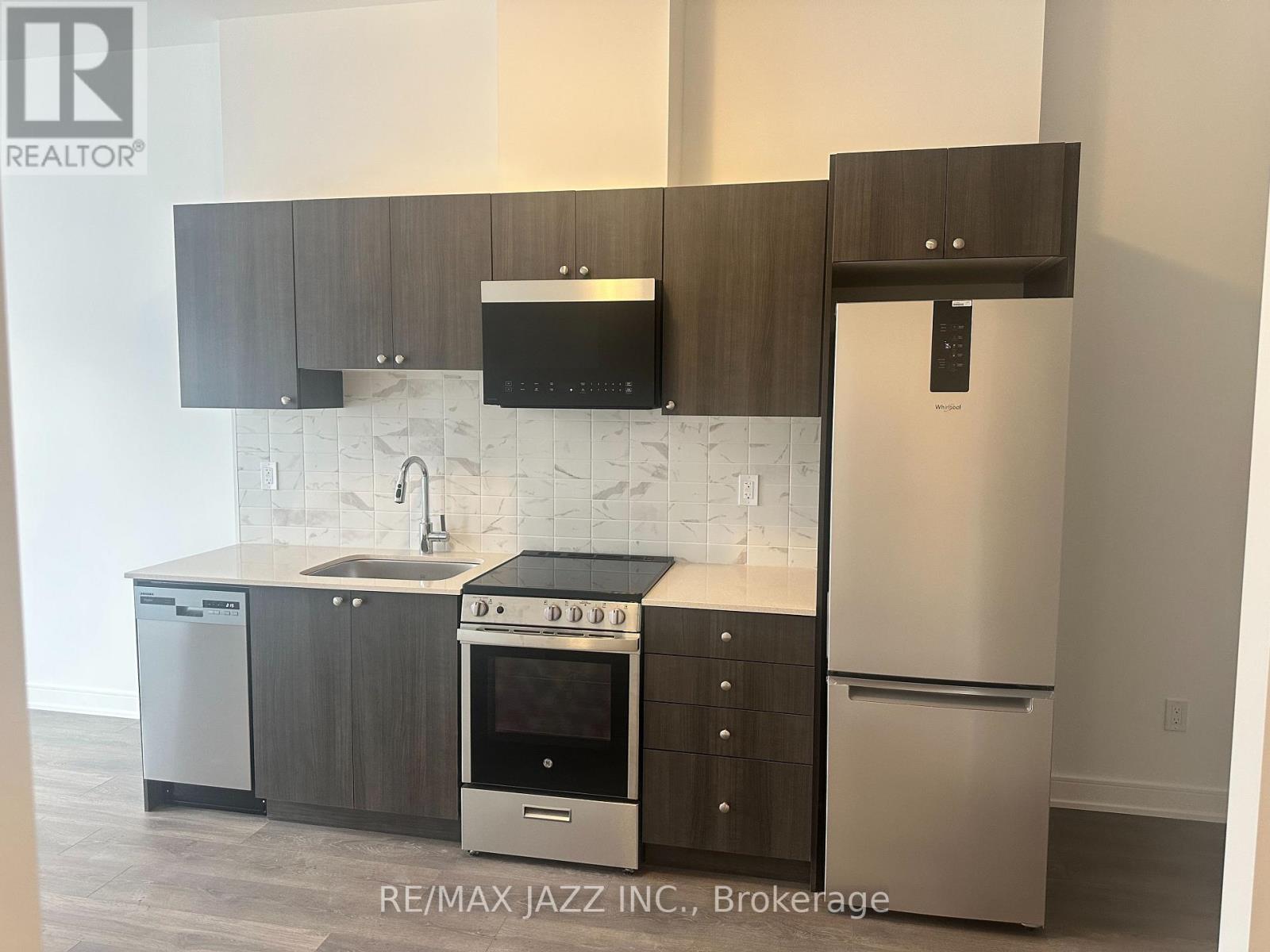 A102 - 705 DAVIS DRIVE, Newmarket, Ontario