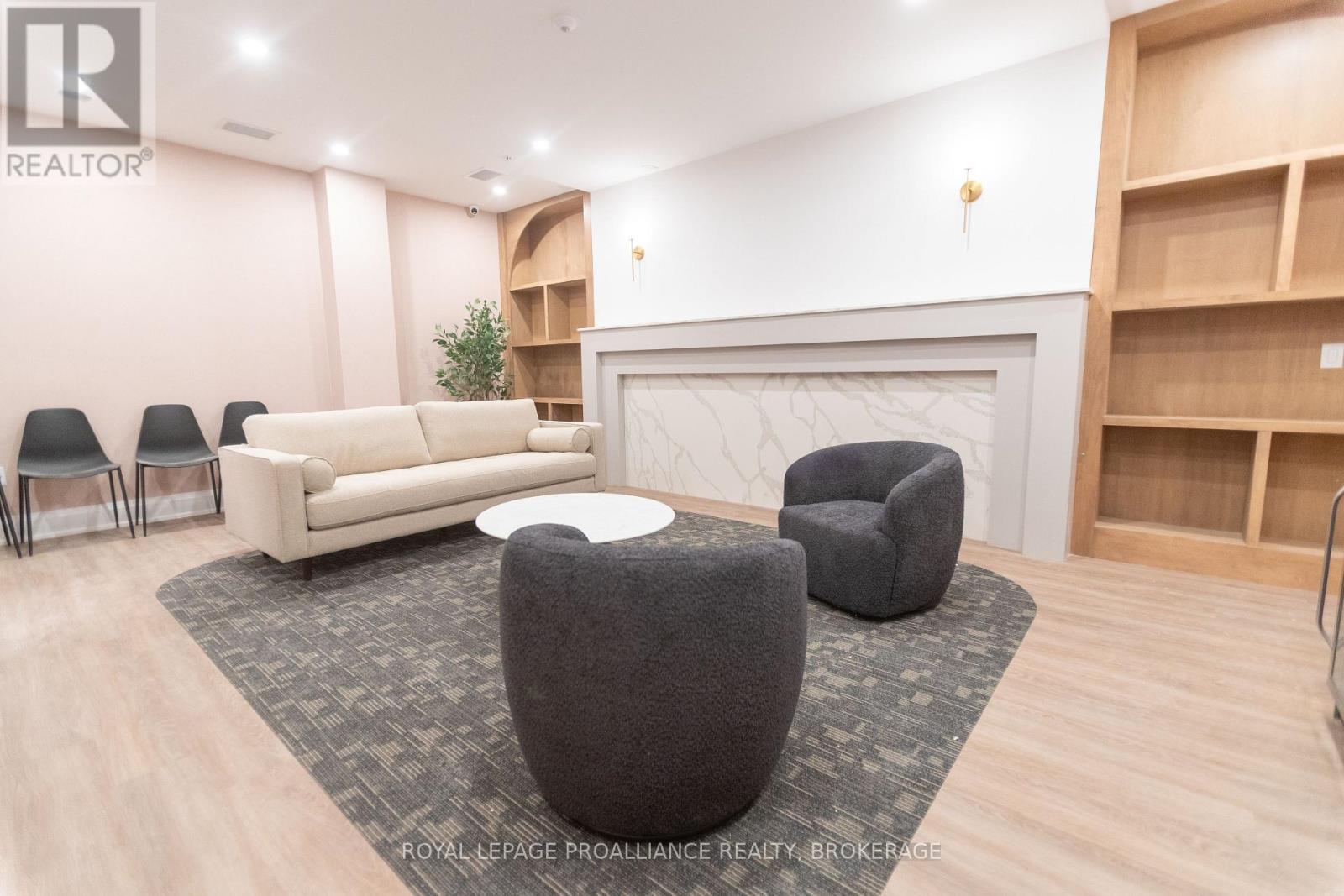 716 - 223 Princess Street, Kingston, Ontario  K7L 1B3 - Photo 2 - X12732214