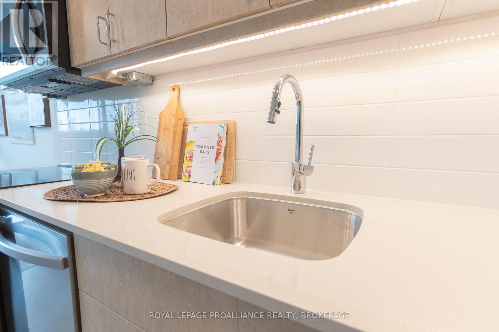 716 - 223 Princess Street, Kingston, Ontario  K7L 1B3 - Photo 9 - X12732214