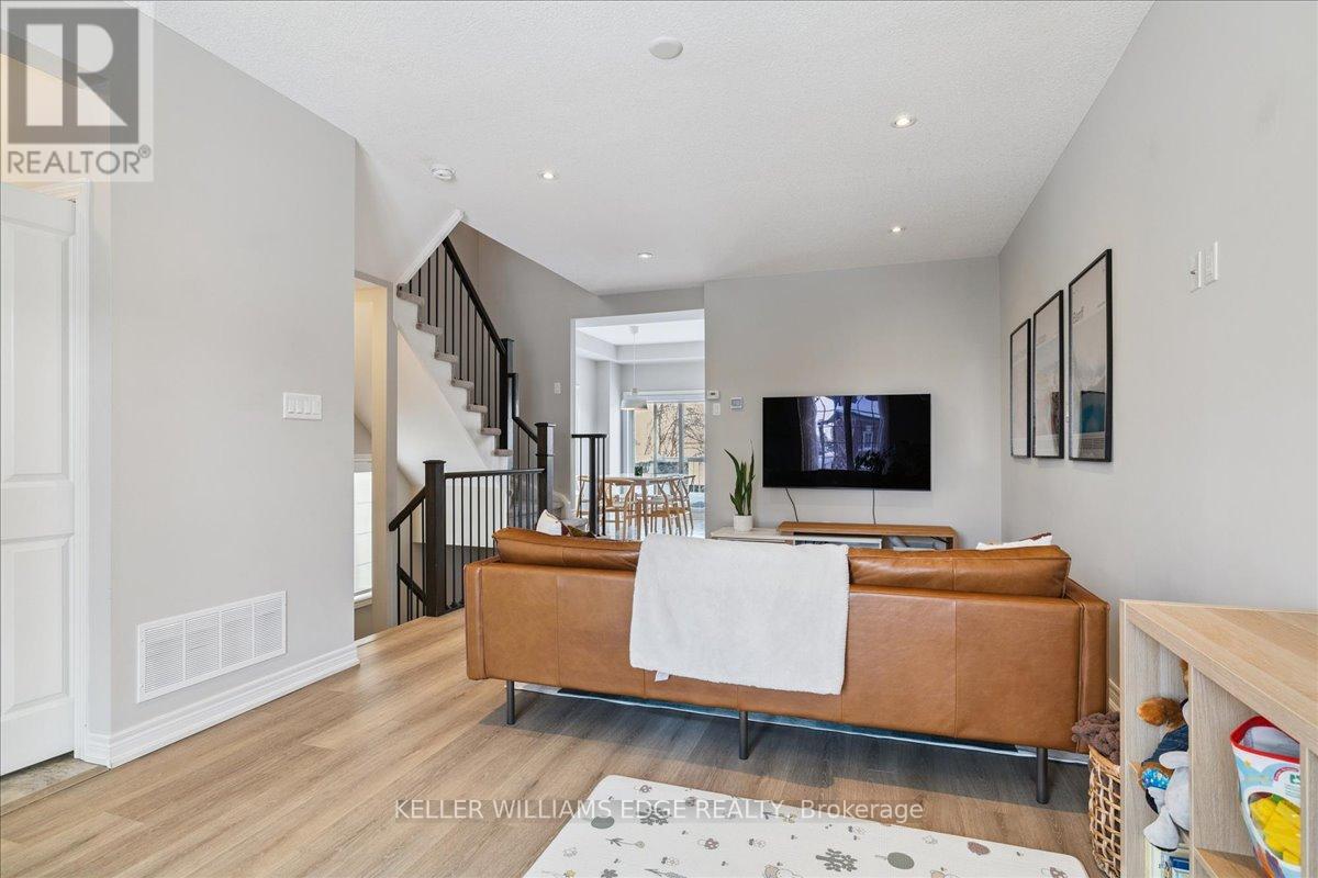 15 - 2220 Queensway Drive, Burlington, Ontario  L7R 0E7 - Photo 15 - W12735140