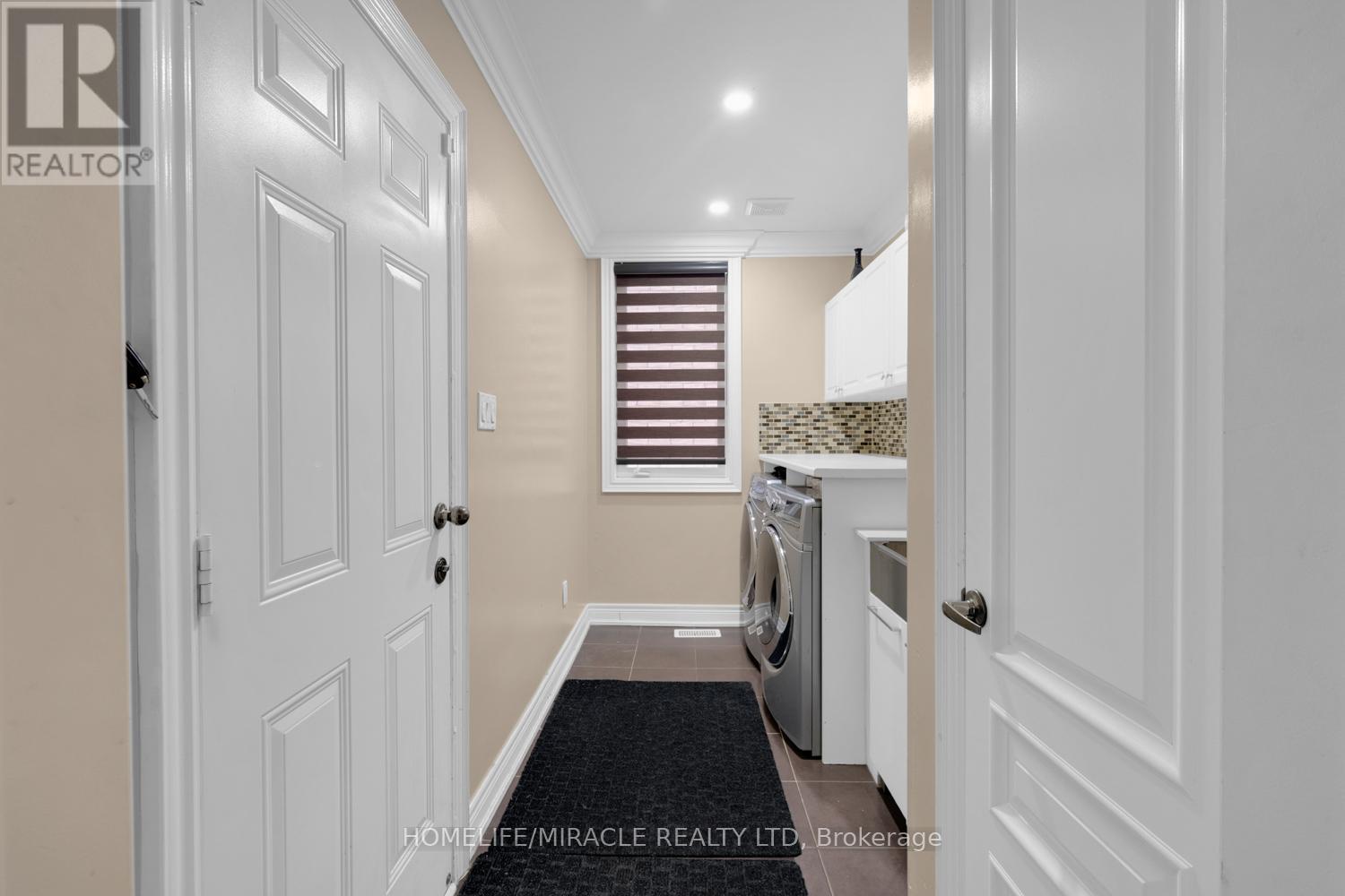 81 Royal West Drive, Brampton, Ontario  L6X 0Z8 - Photo 16 - W12735160