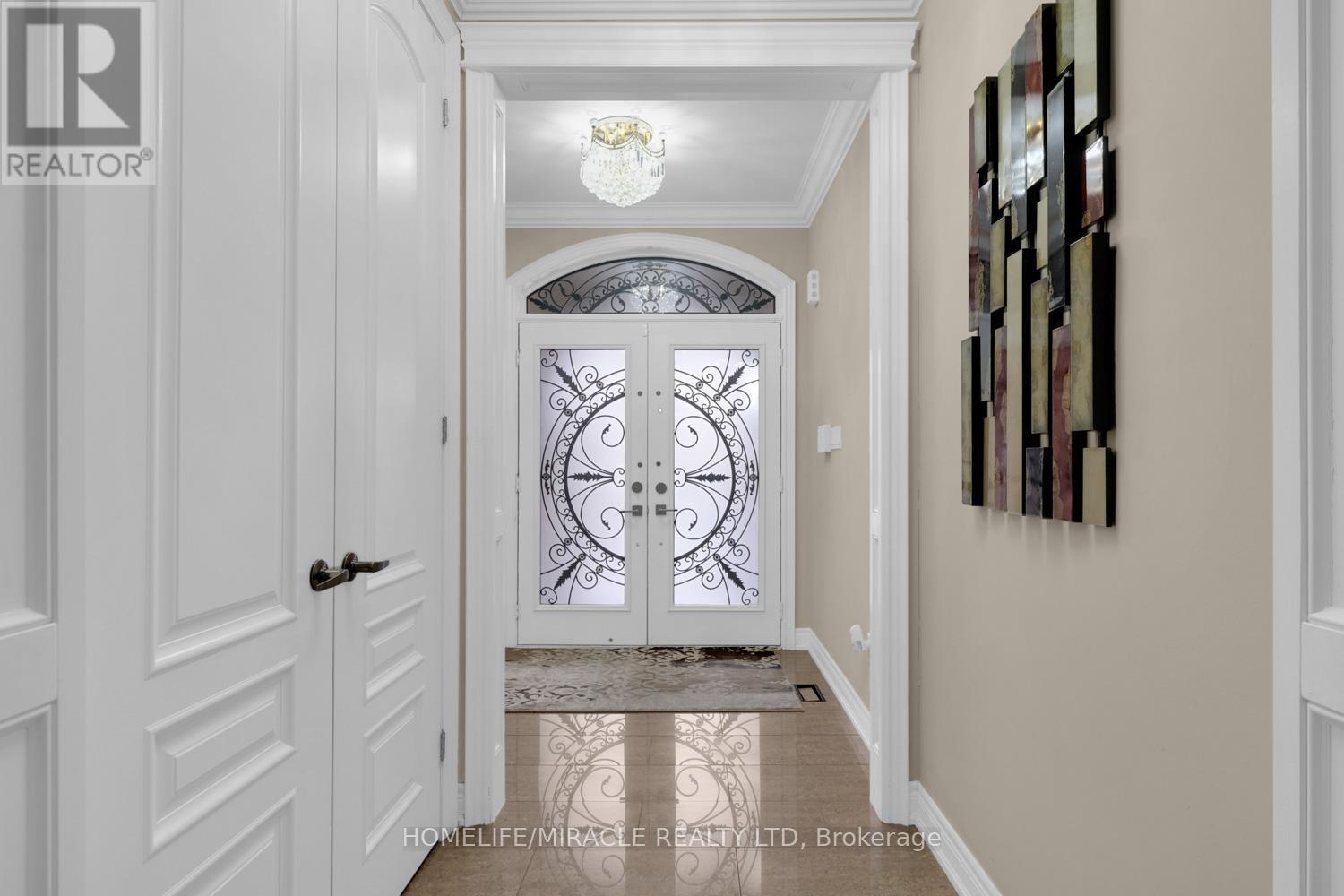 81 Royal West Drive, Brampton, Ontario  L6X 0Z8 - Photo 2 - W12735160