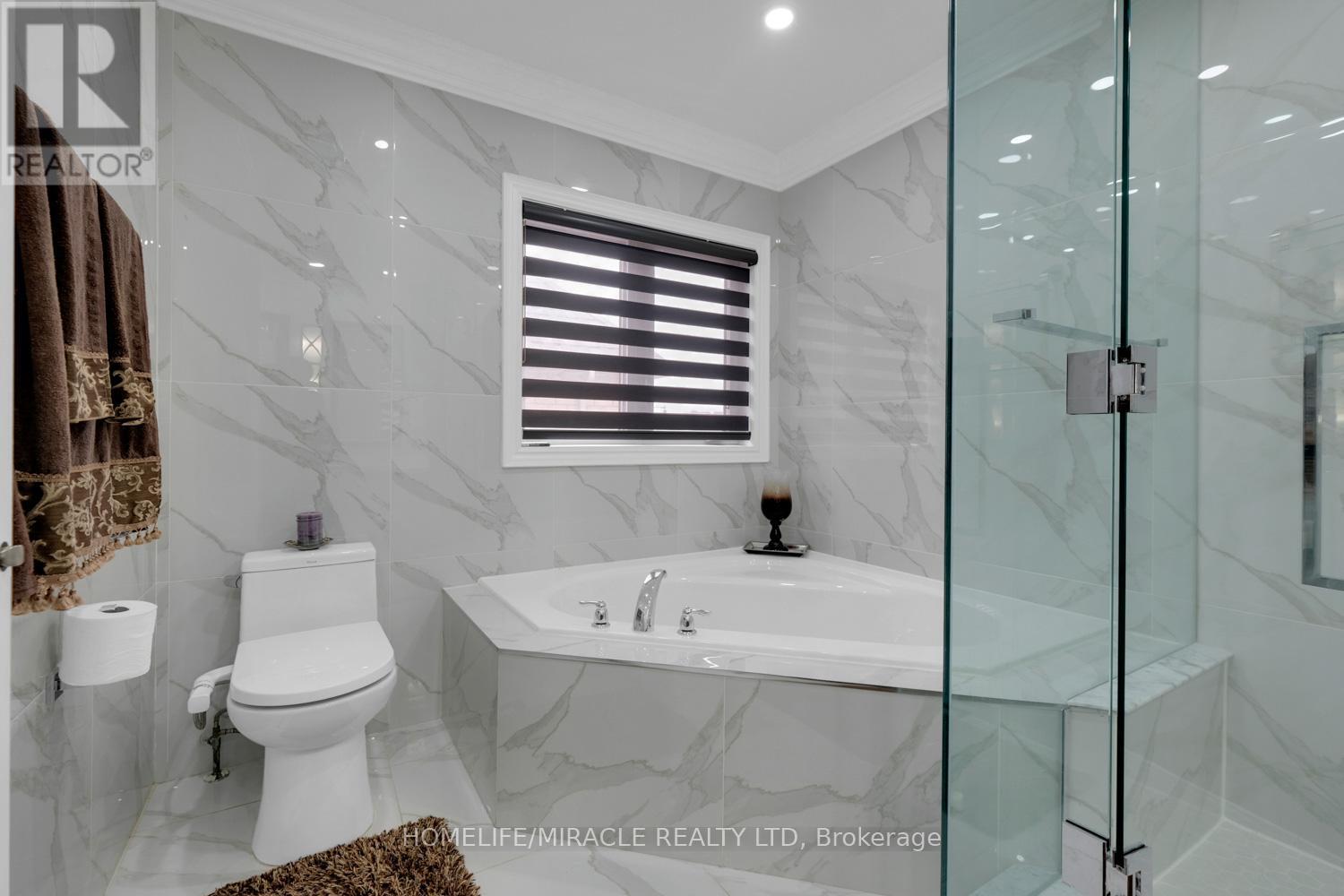 81 Royal West Drive, Brampton, Ontario  L6X 0Z8 - Photo 24 - W12735160