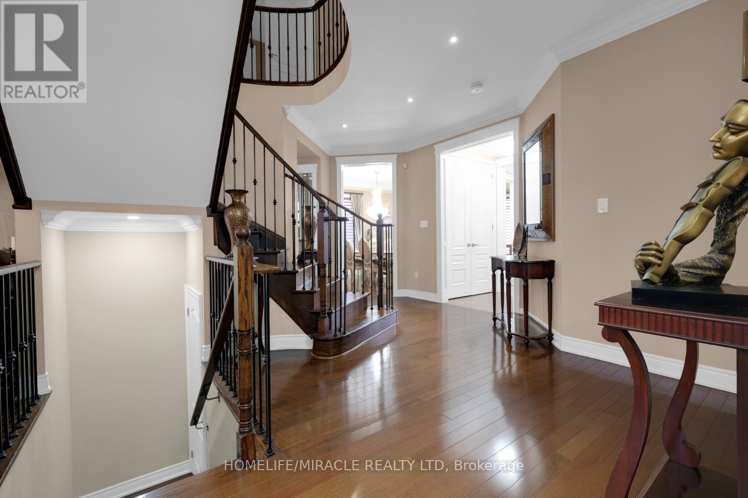 81 Royal West Drive, Brampton, Ontario  L6X 0Z8 - Photo 7 - W12735160