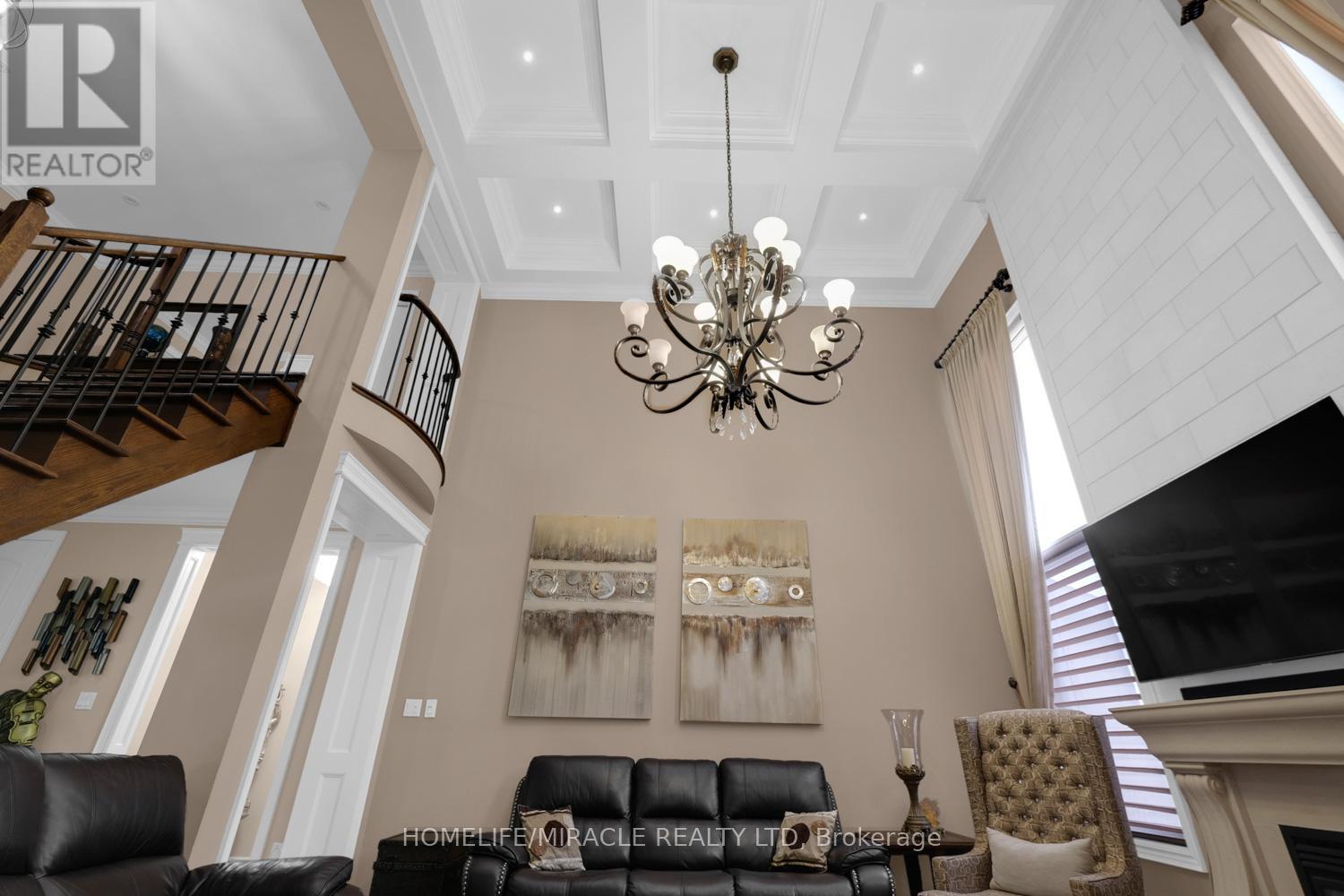 81 Royal West Drive, Brampton, Ontario  L6X 0Z8 - Photo 9 - W12735160