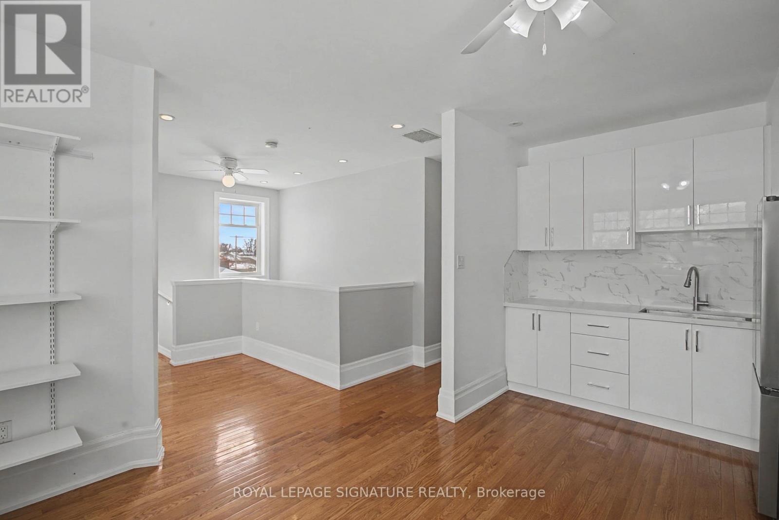 Upper - 57 Wendell Avenue, Toronto, Ontario  M9N 3K8 - Photo 6 - W12735162