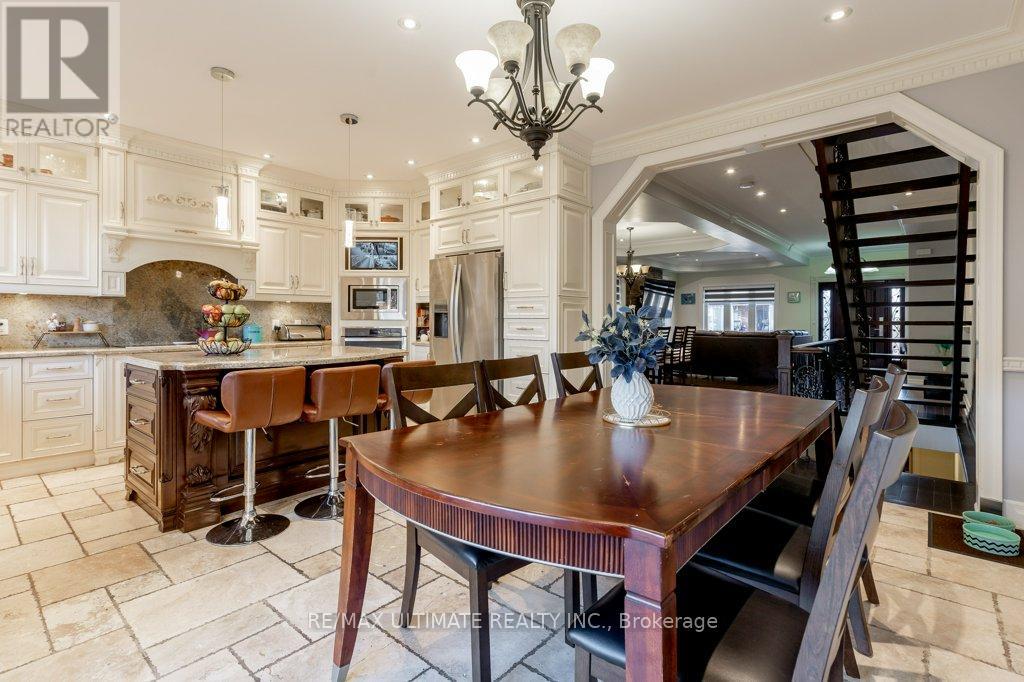 21 Thornton Avenue, Toronto, Ontario  M6E 2E3 - Photo 14 - W12735166