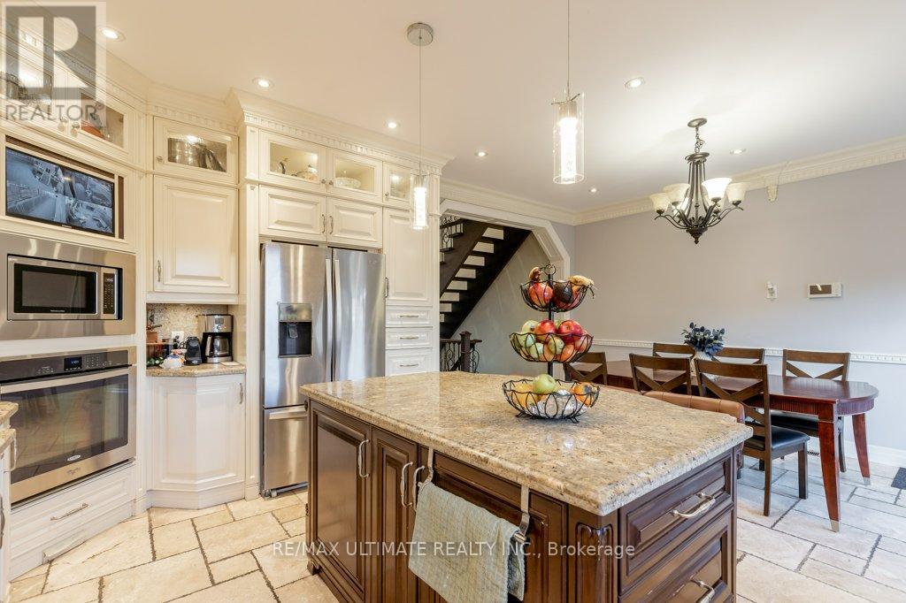 21 Thornton Avenue, Toronto, Ontario  M6E 2E3 - Photo 16 - W12735166