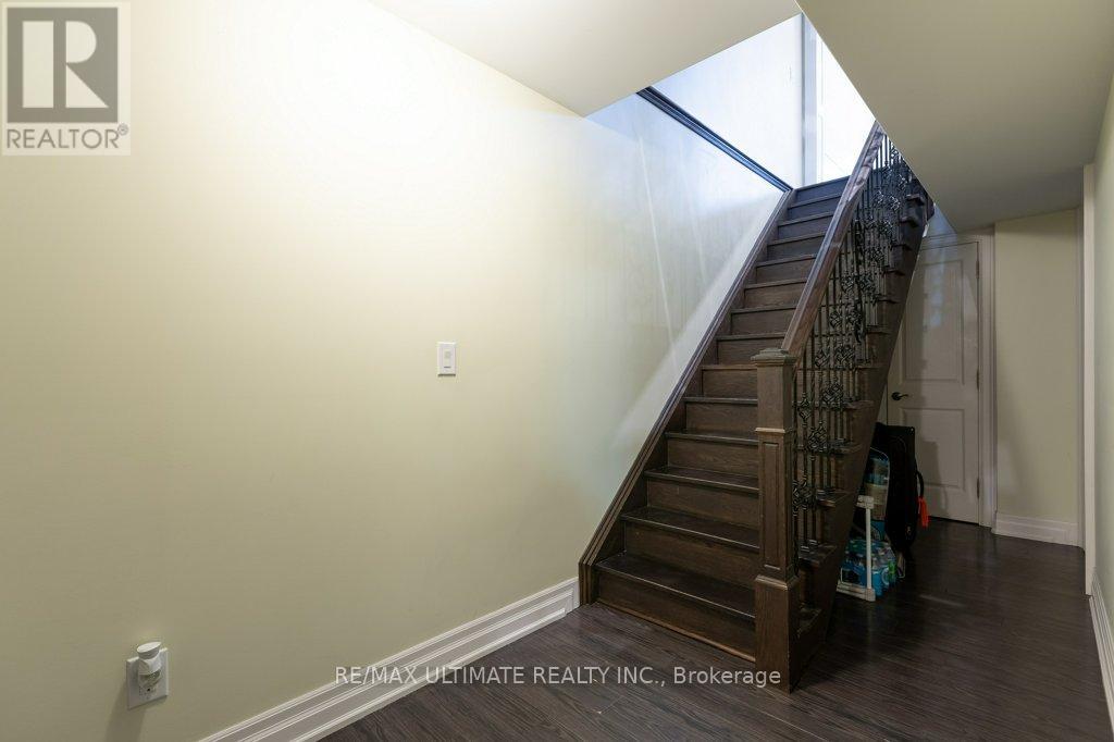 21 Thornton Avenue, Toronto, Ontario  M6E 2E3 - Photo 27 - W12735166