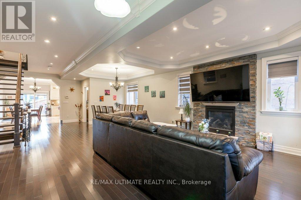 21 Thornton Avenue, Toronto, Ontario  M6E 2E3 - Photo 3 - W12735166